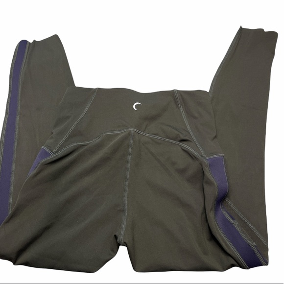Zyia Active Dark Olive Mesh7/8 Leggings. Size 4 - Picture 9 of 12